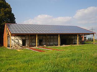 Photovoltaik-Anlage auf landwirtschaftlichem Gebäude